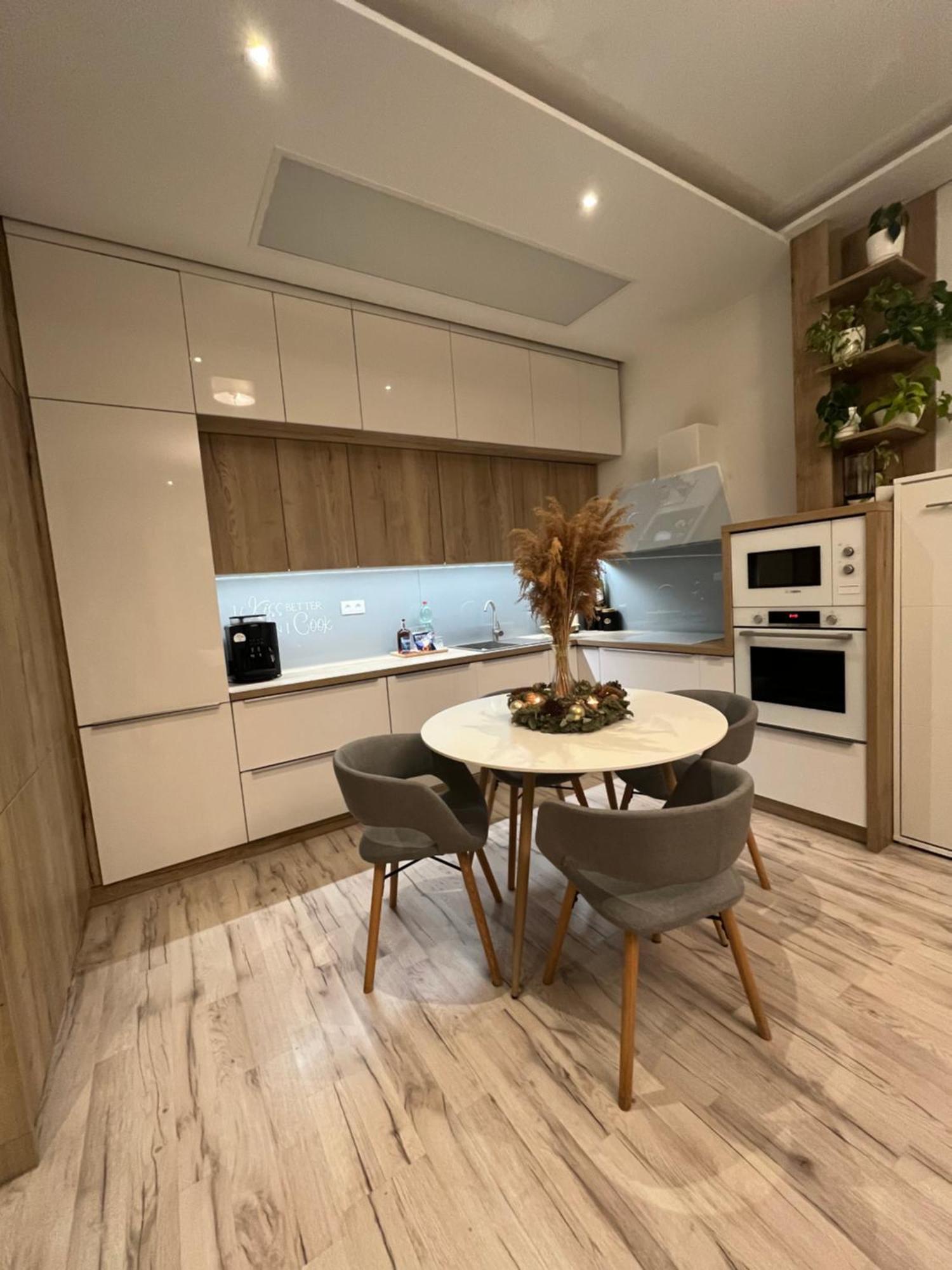 Cozy Apartment Bratislava Buitenkant foto